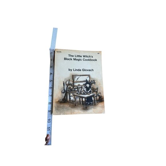 The Little Witchs Black Magic Cookbook By Linda Glovach Vintage Soft Cover - Picture 5 of 9